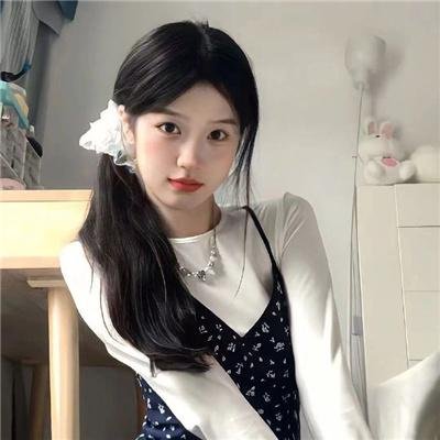 三个摩登女性